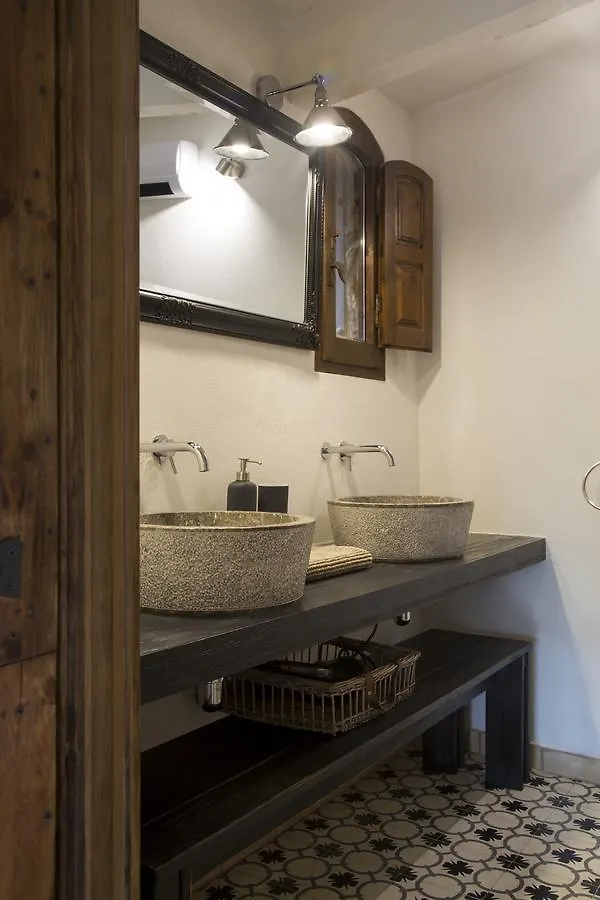 Country house Mas Tomas Guest House Vall-Llobrega Spain